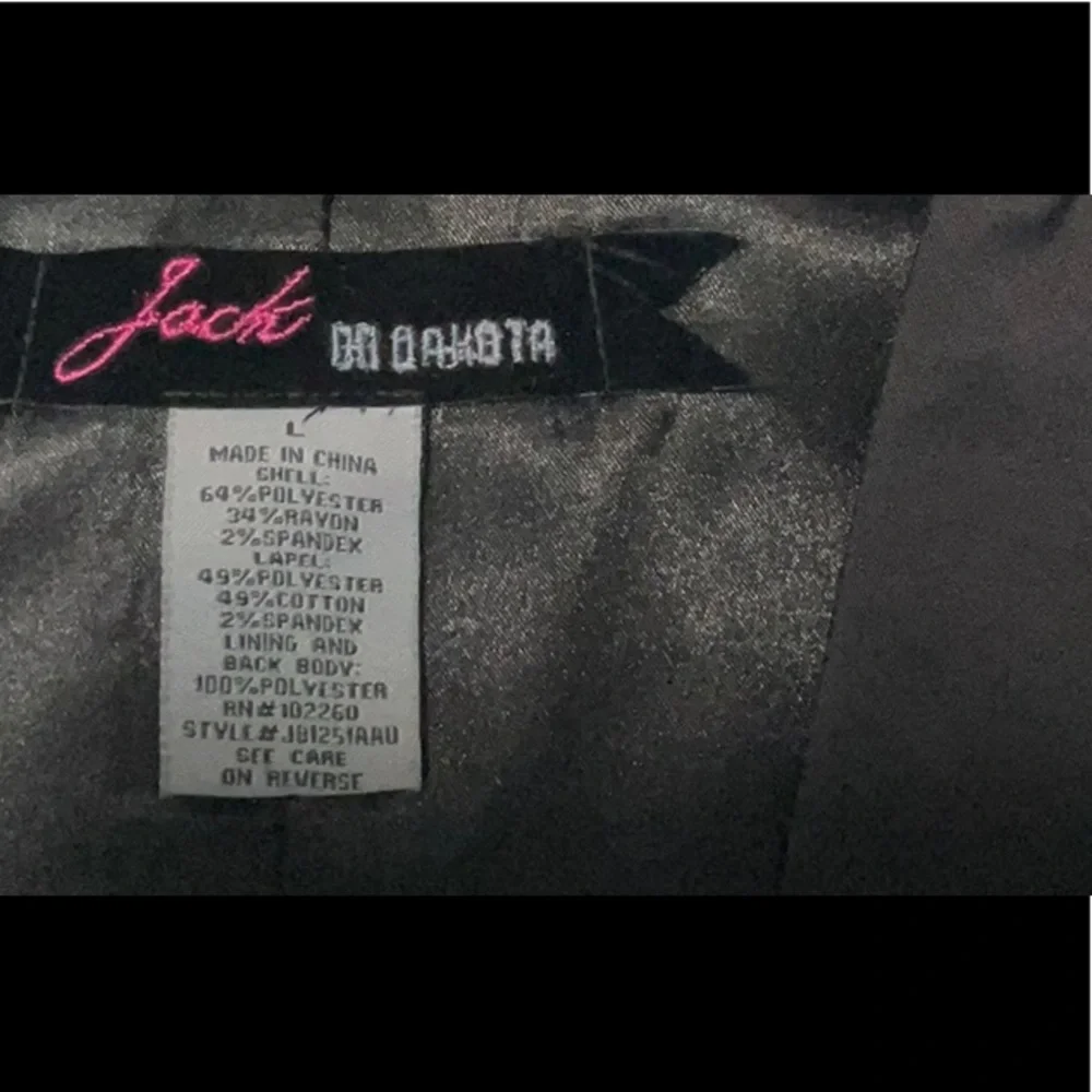 Tuxedo vest women’s black and satin collar, see pictures for measurements - Picture 3 of 4